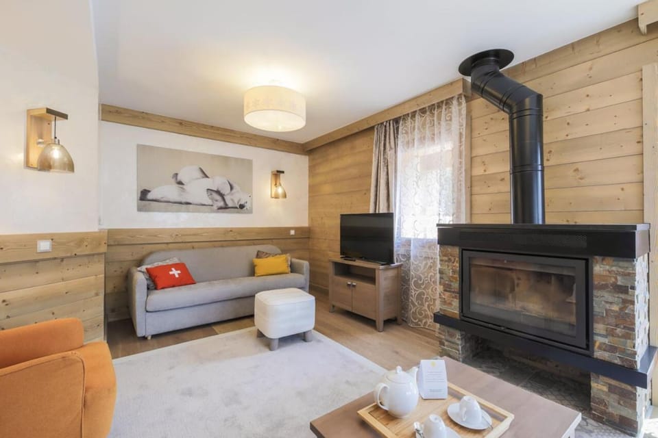 Bed, Bedroom, fireplace