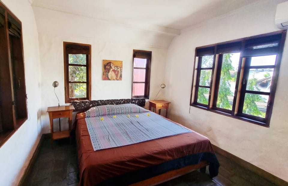 Bed, Kitchen or kitchenette, Living room, Seating area, Dining area, Bedroom, Guests
