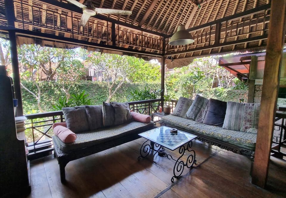 View (from property/room), Balcony/Terrace, Living room, Seating area, Garden view