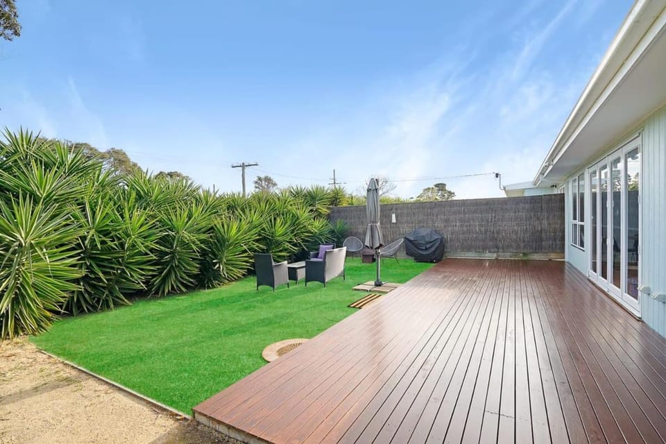 The Dolphin Cottage - 250m to bay beach House in Melbourne