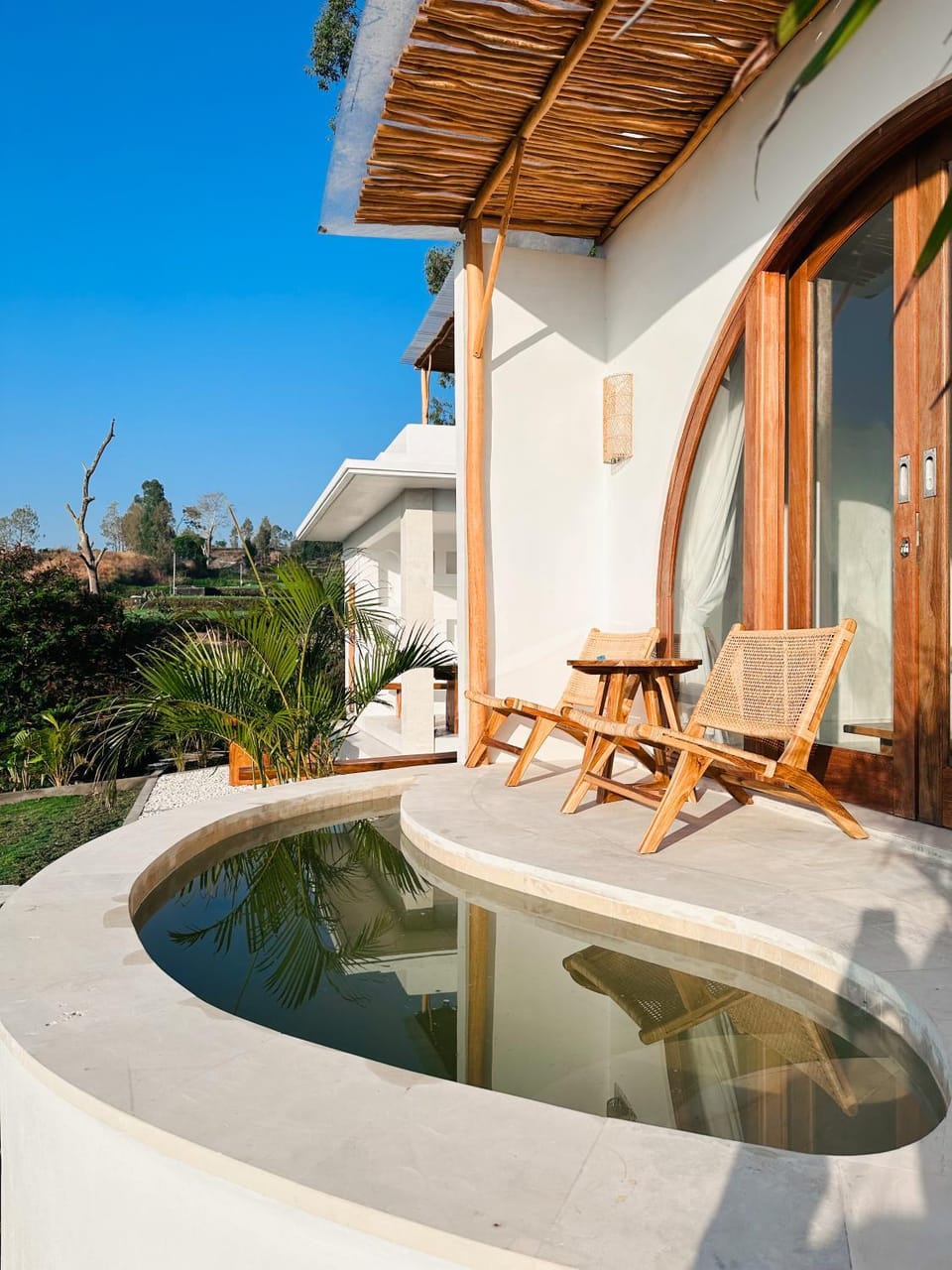 Property building, Swimming pool, Swimming pool