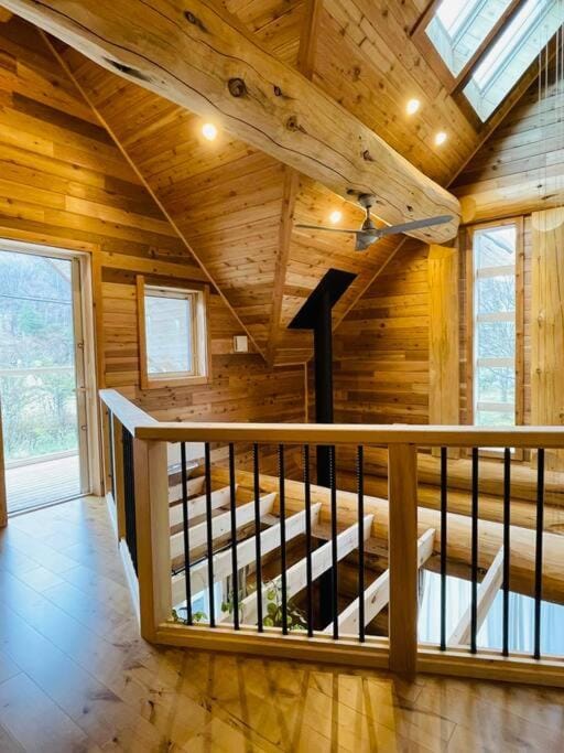 一度だけでも体験してほしいイエローシーダーハンドカットカナディアンログハウス Villa in Karuizawa