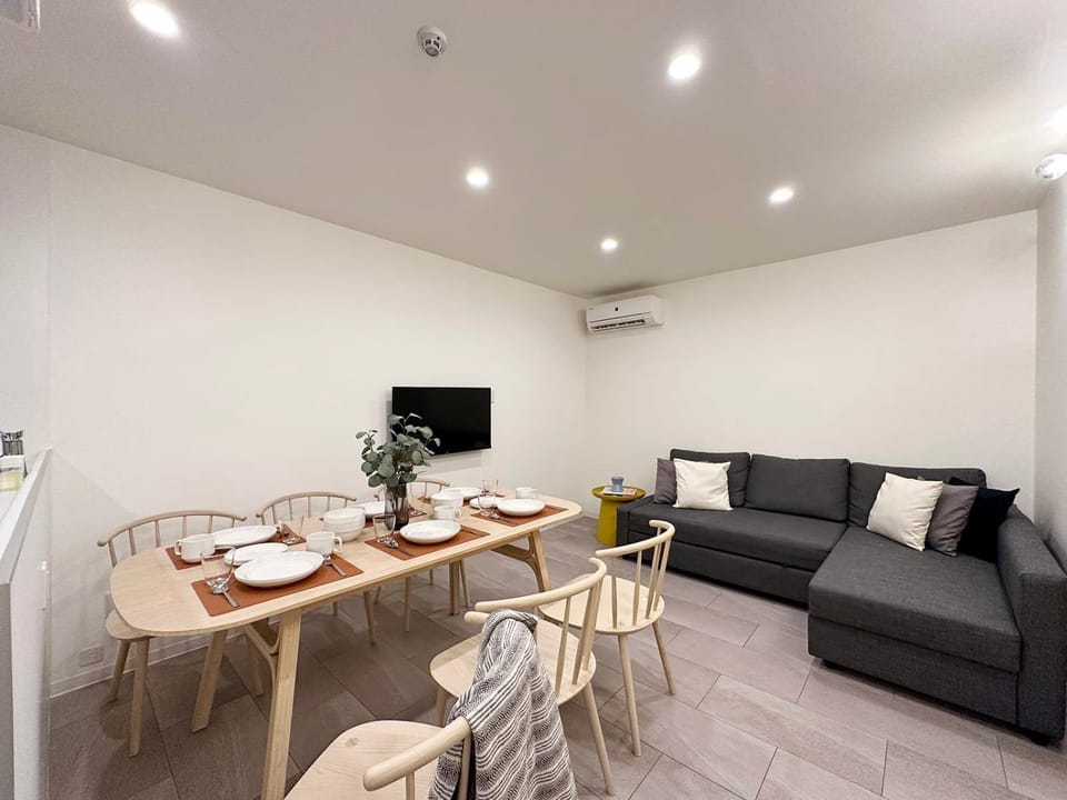 Living room, Seating area, Dining area