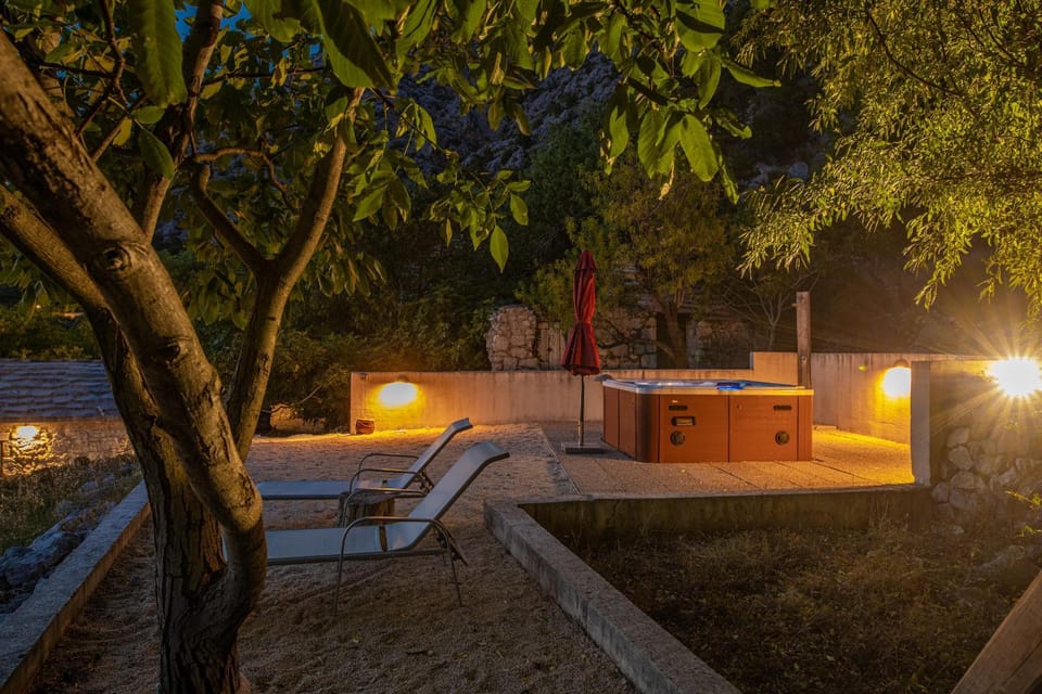 Night, Garden, Hot Tub
