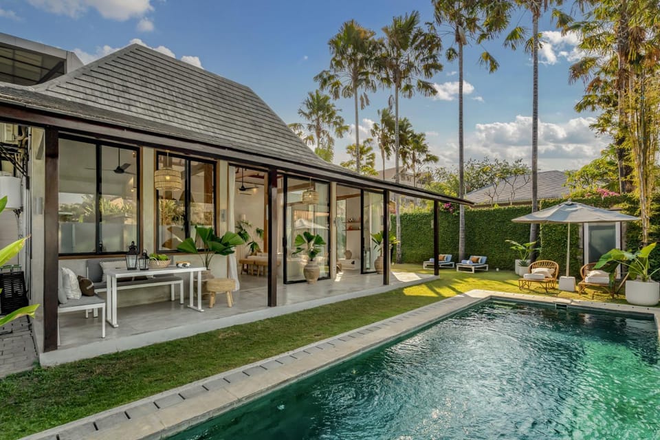 Property building, Seating area, Pool view, Swimming pool