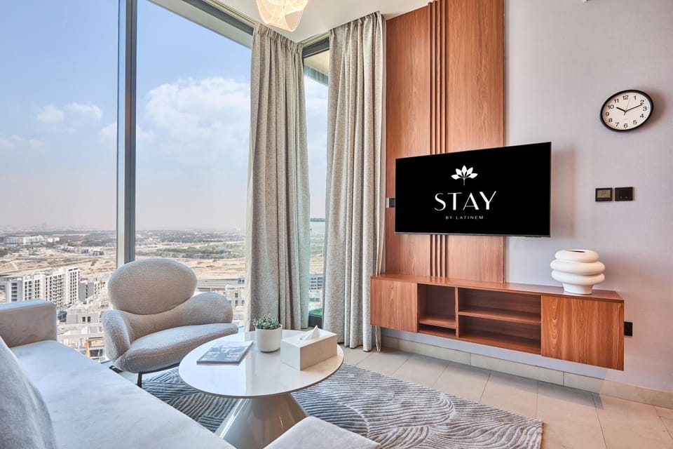 STAY BY LATINEM Luxury 1BR Holiday Home W 2709 Near Burj Khalifa House in Dubai