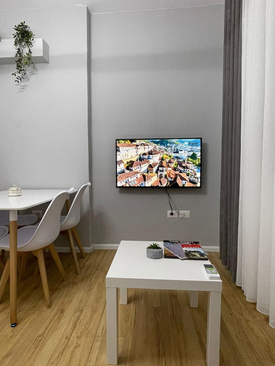 Communal lounge/ TV room, TV and multimedia, Dining area, Evening entertainment