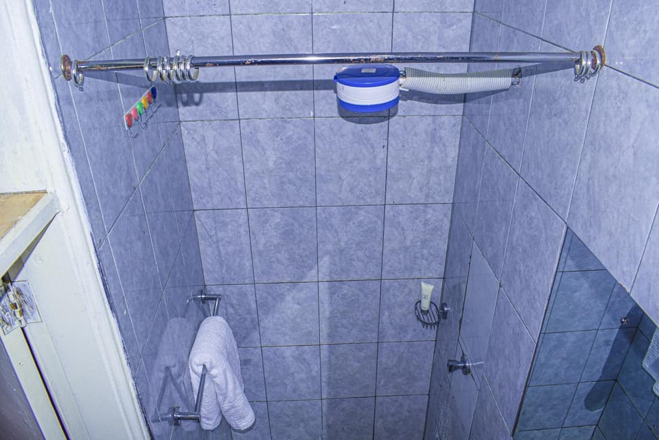 Shower, Bathroom, towels
