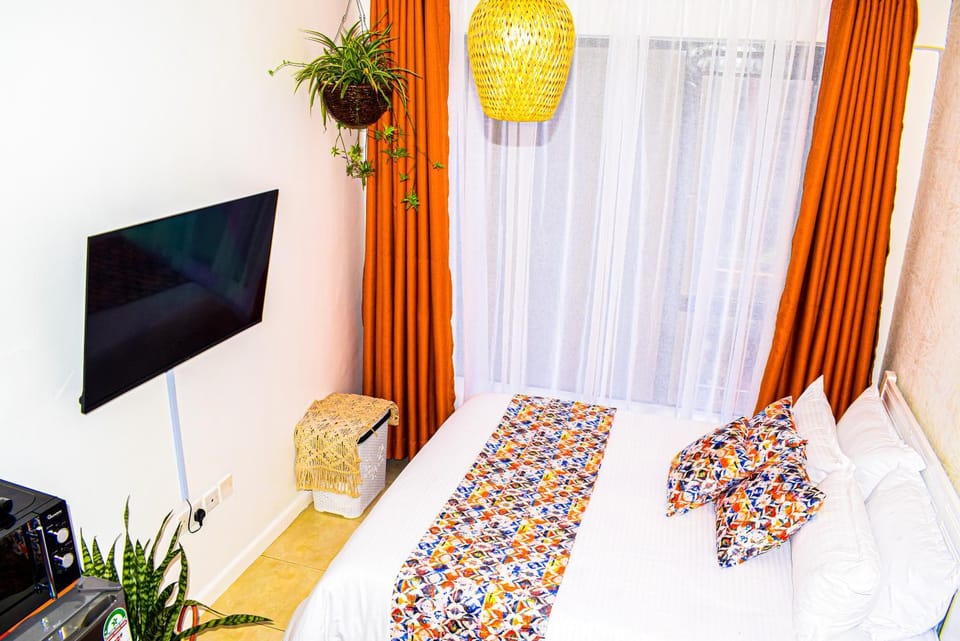 Photo of the whole room, Bedroom