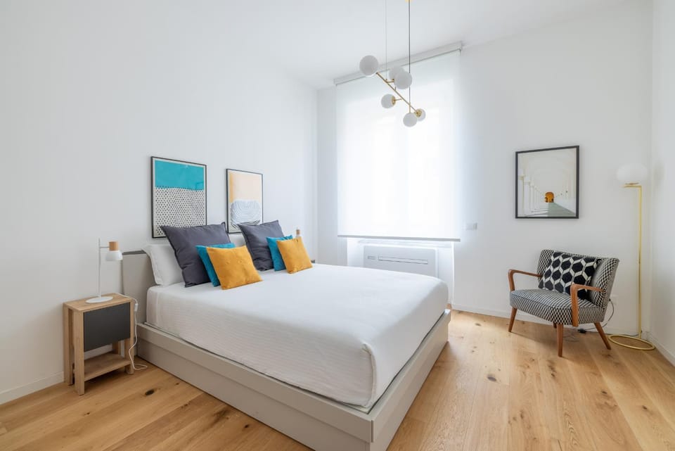 Bed, Photo of the whole room, Bedroom