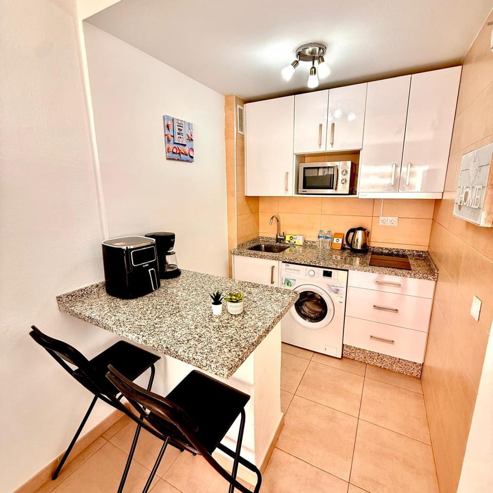 Benalbeach Apartment with Sea & Garden View Apartment in Benalmadena