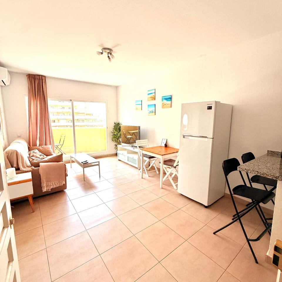 Benalbeach Apartment with Sea & Garden View Apartment in Benalmadena