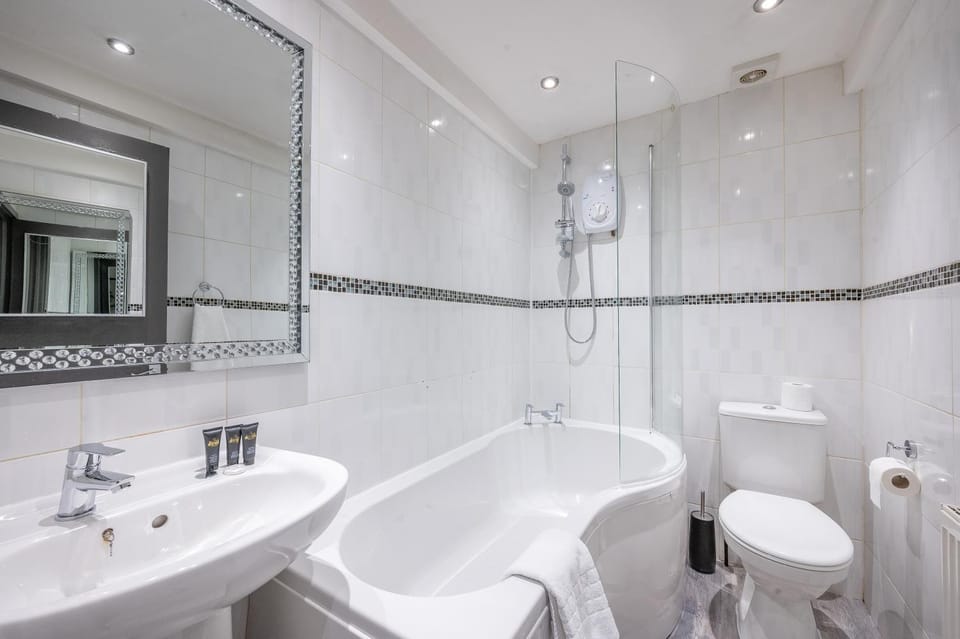 *F4GH for your most relaxed & Cosy stay + Free Parking + Free Fast WiFi * Apartment in Leeds