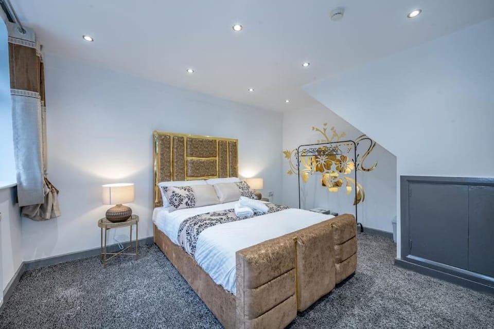 *F4GH for your most relaxed & Cosy stay + Free Parking + Free Fast WiFi * Apartment in Leeds
