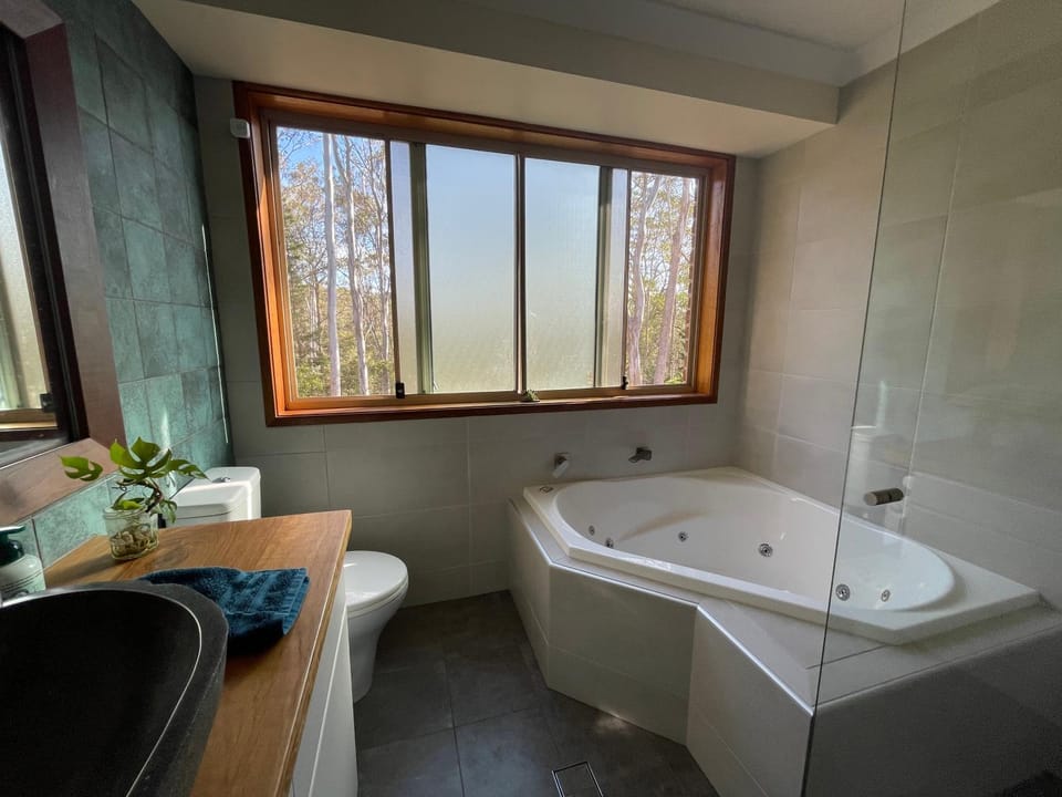 Coastal Garden Escape - Spa - Pizza oven House in Moruya