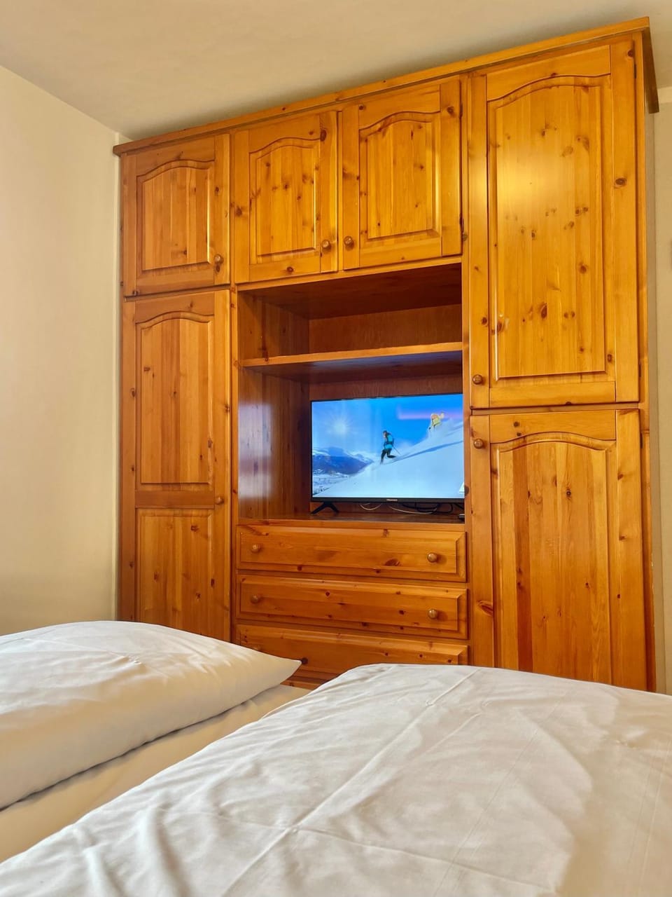 Bed, Photo of the whole room, Bedroom, wardrobe
