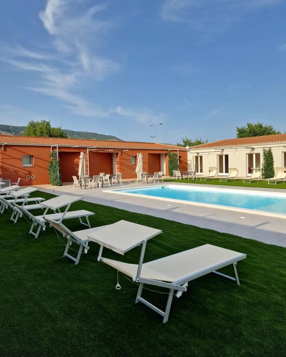 Day, Pool view, Swimming pool, sunbed
