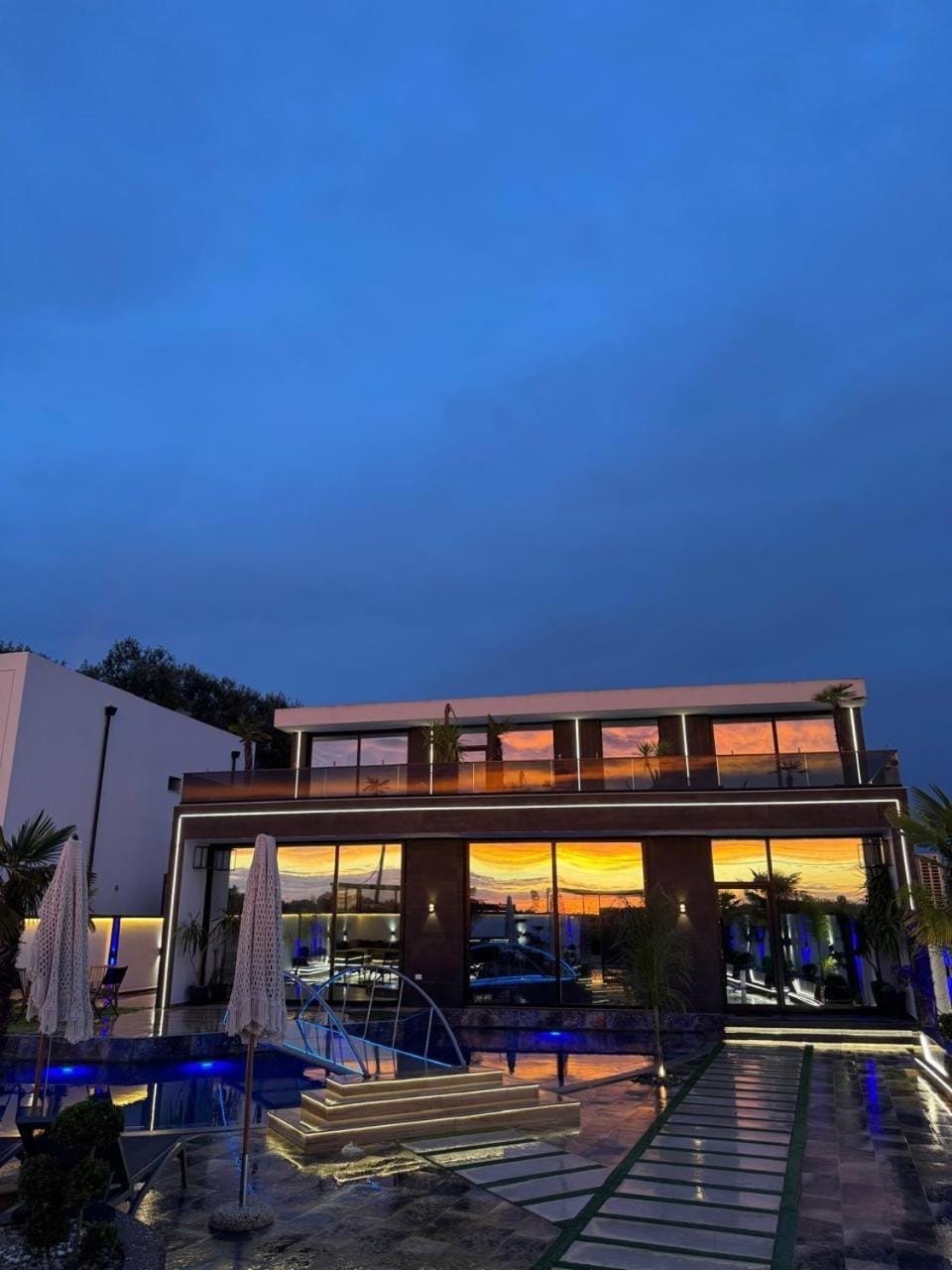 Property building, Night