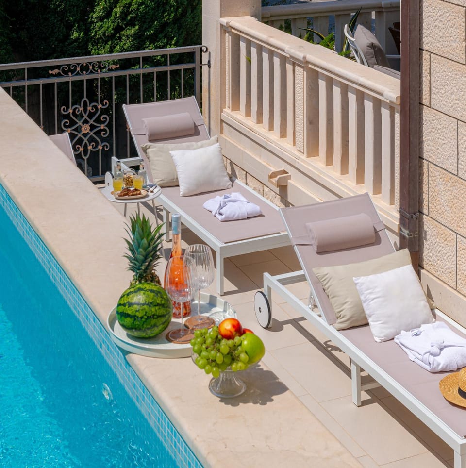 Day, Balcony/Terrace, Swimming pool, sunbed, towels