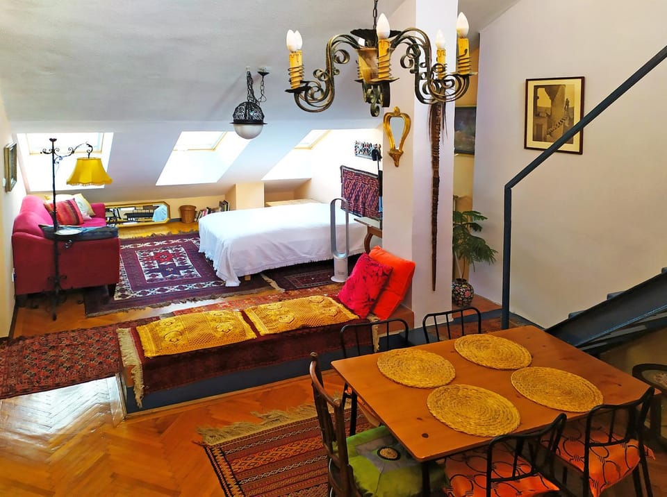 Photo of the whole room, Dining area