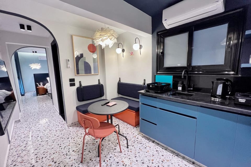 The 1 BDR Cobalt Cube 5 min to CAI Airport Apartment in Cairo Governorate