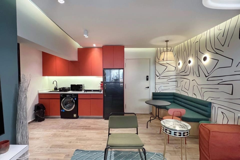 The 2 BDR Emerald Condo 5 min to CAI Airport Apartment in Cairo Governorate