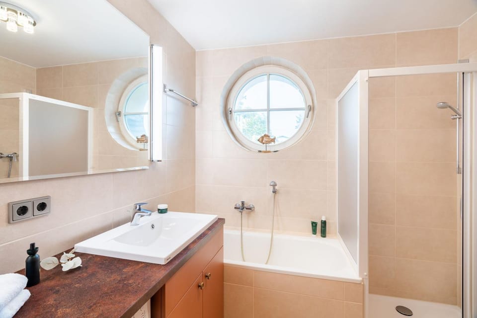 Bathroom, Bath