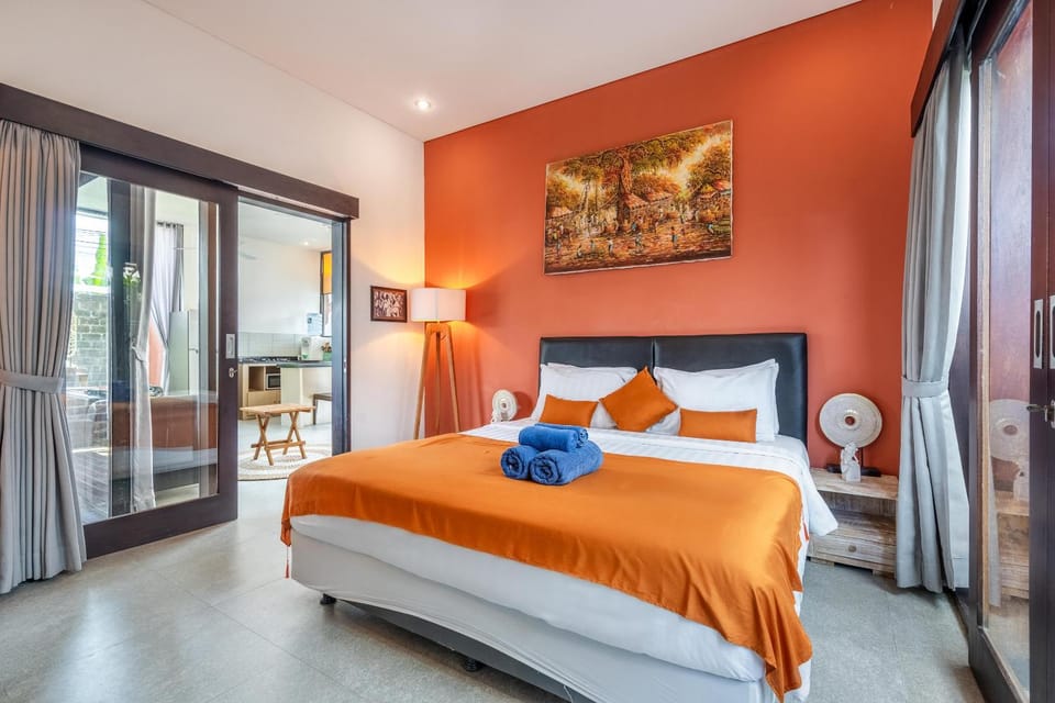Bed, View (from property/room), Decorative detail, Bedroom