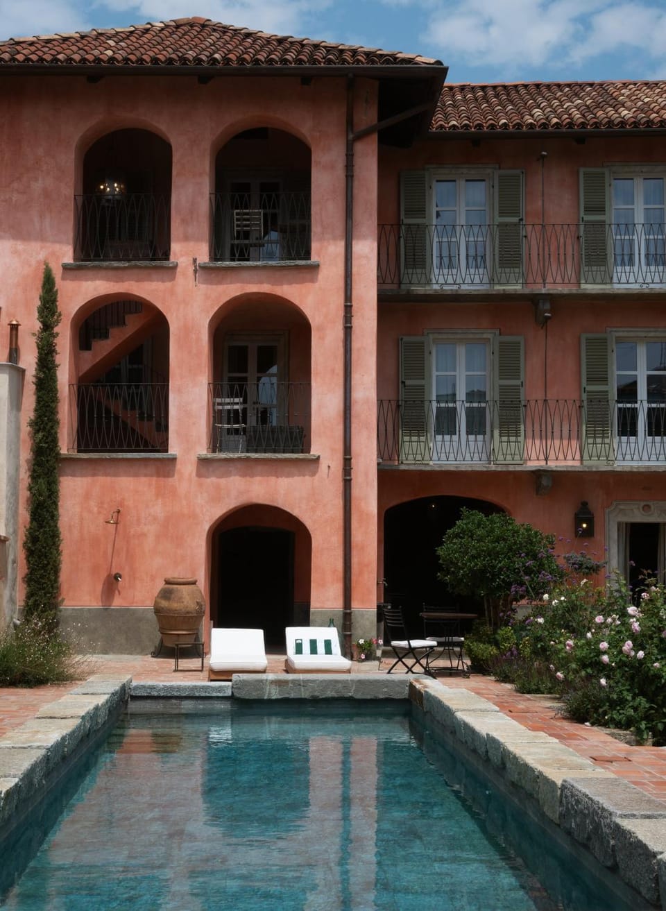 Property building, Swimming pool