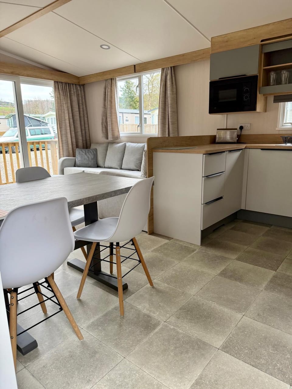 The Distiller’s Van - Beautiful, luxury static caravan Campground/ 
RV Resort in Scotland