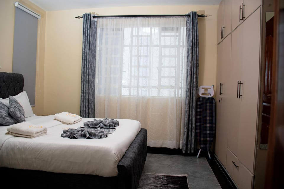Bedroom, towels, wardrobe