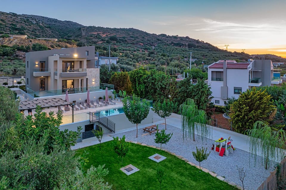 Property building, Mountain view, Pool view, Swimming pool, Sunset, sunbed