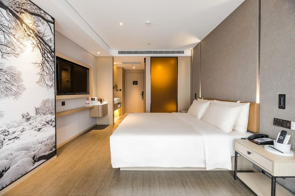 Atour Hotel Tonglu Fuchunjiang Hotel in Hangzhou