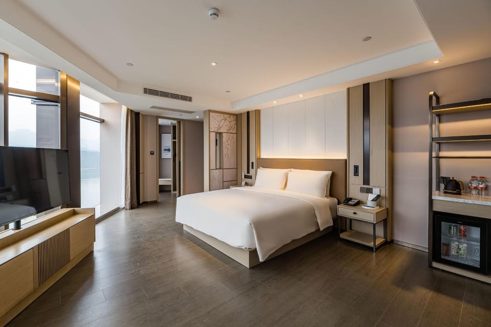 Atour Hotel Tonglu Fuchunjiang Hotel in Hangzhou