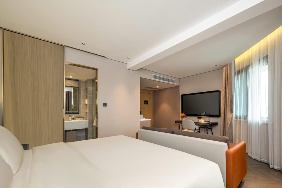 Atour Hotel Shanghai Wujiaochang West Yingao Road Station Hotel in Shanghai