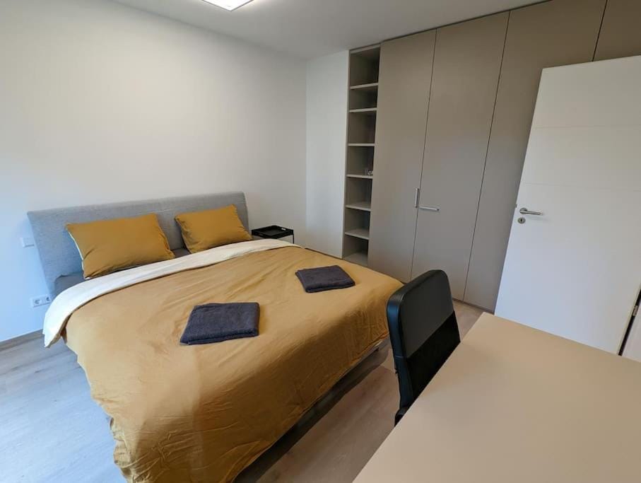 Bed, Photo of the whole room, Bedroom, towels, wardrobe