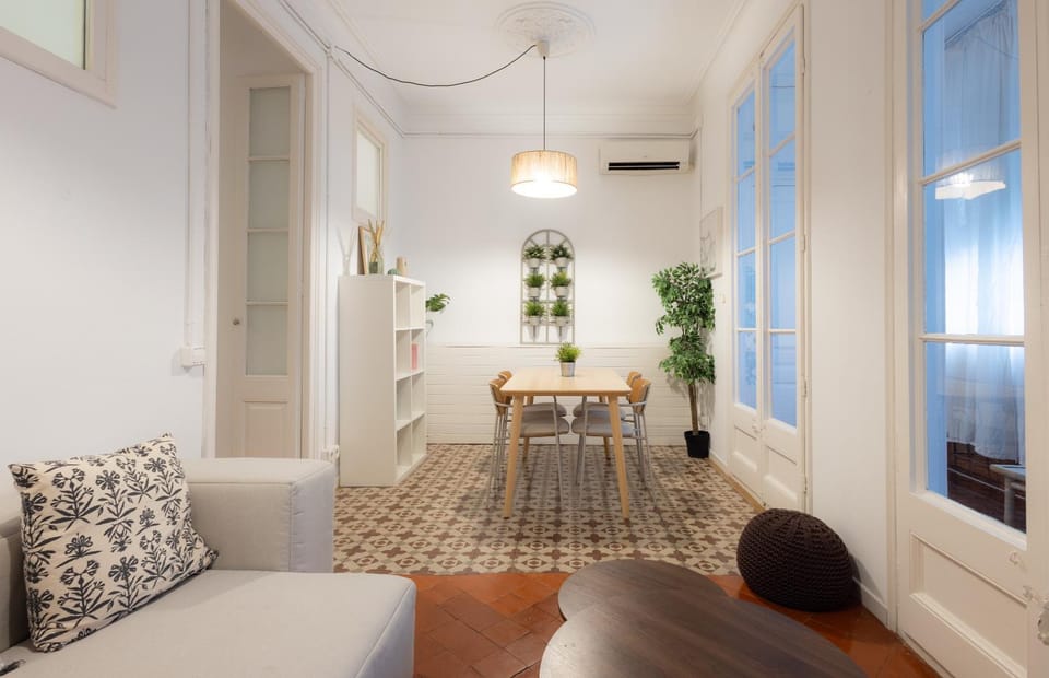 Living room, Dining area, internet, air conditioner