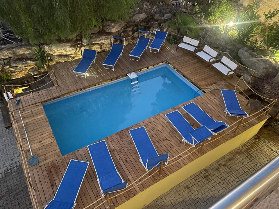 Solarium, Pool view, Swimming pool, sunbed