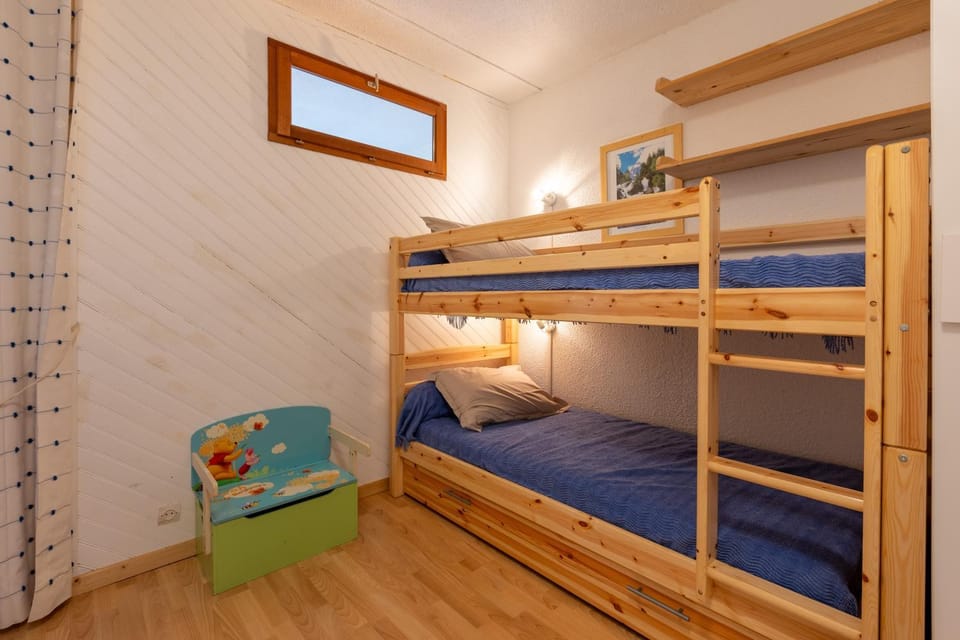 bunk bed