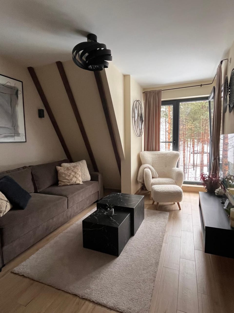 Living room, Seating area