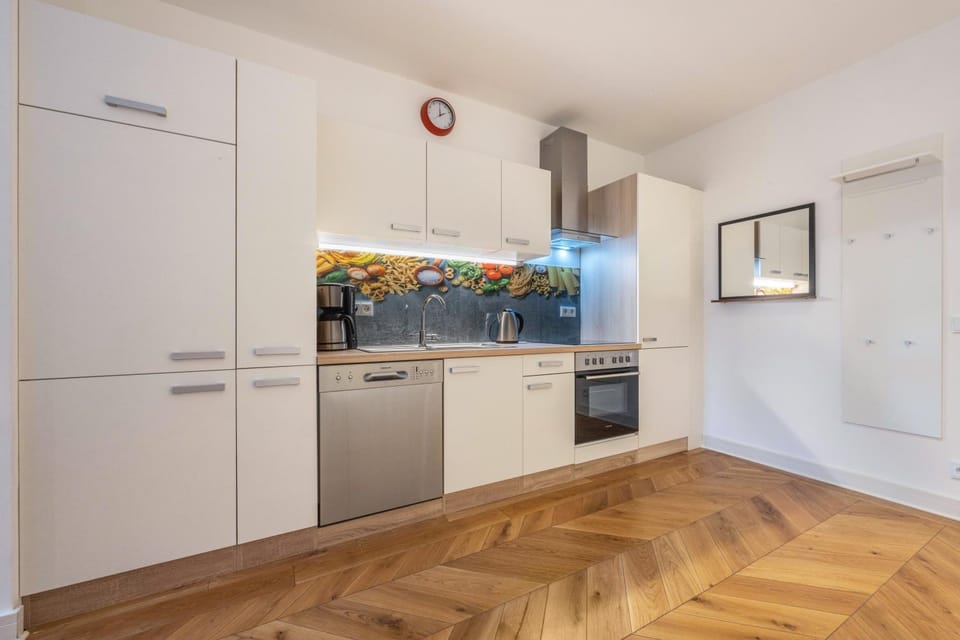 Kitchen or kitchenette, Living room