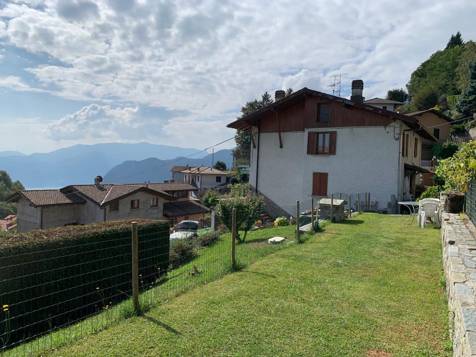 Casa Savina - stupenda vista lago e monti Apartment in Lombardy