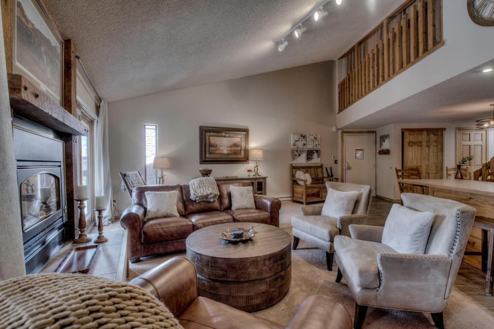 3bd Ski-in Top Floor &Walk to Main Street House in Breckenridge