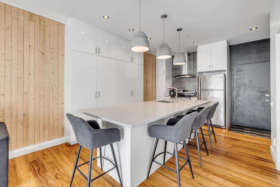 Kitchen or kitchenette, Dining area, oven, stove