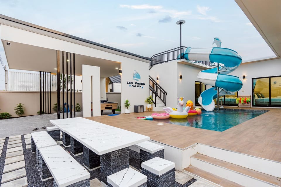 บ้านพักพูลวิลล่า love paradise ชะอำ Villa in Thailand