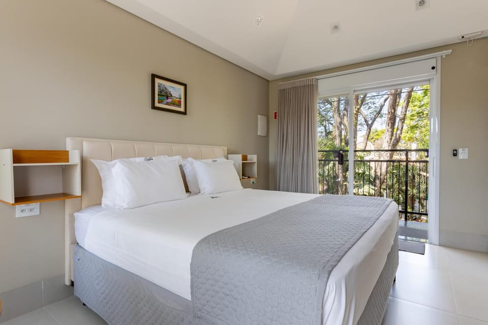 Bed, View (from property/room), Photo of the whole room, Bedroom
