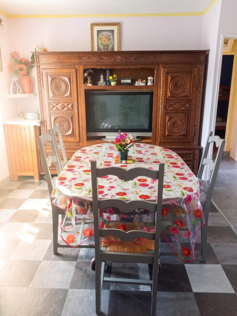 Maison accueillante à Montluçon avec jardin privatif House in Montluçon
