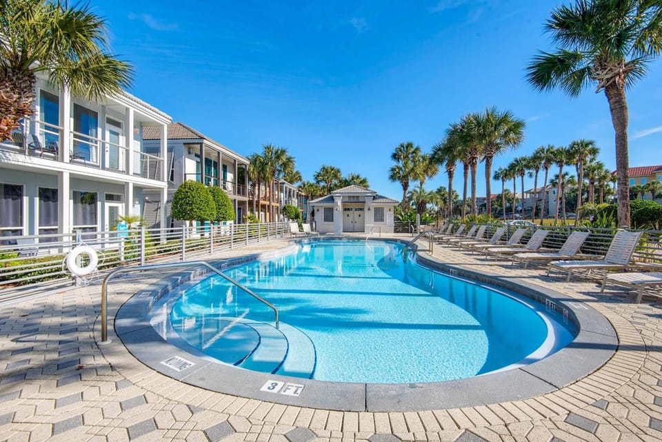 Destiny Beach Villas #11A- Beach Oasis House in Destin