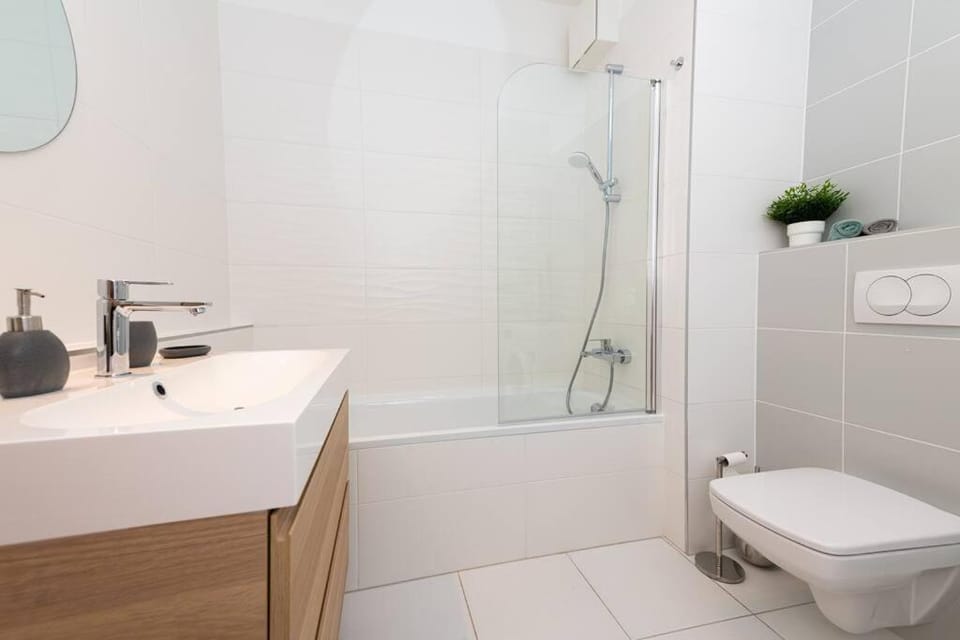 Chic206 Retreat: Modern 1BR Gem with Balcony by NW Apartment in Budapest