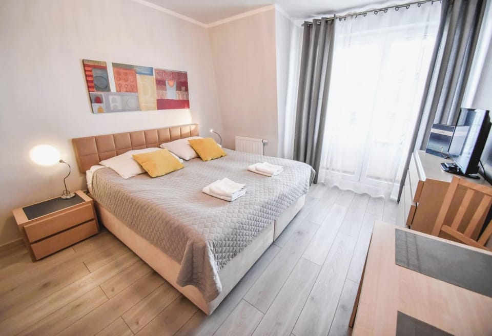 Bed, TV and multimedia, Photo of the whole room, Seating area, towels